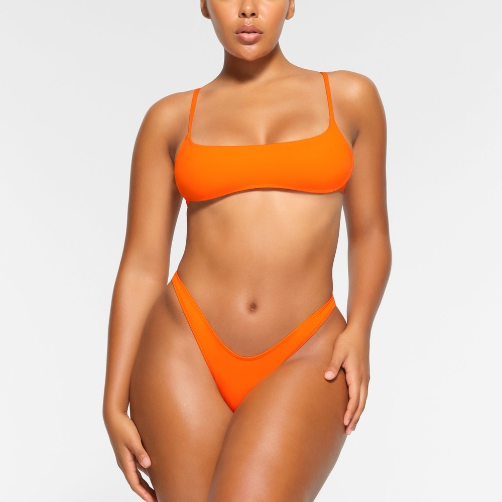 BRAND NEW SKIMS MICRO SCOOP BIKINI TOP